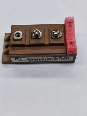 FUJI - 2MBI300U2B-060-50 Y4-M6 300A 600V IGBT MODULE