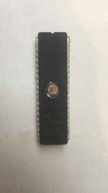 ST - M27C1024-12F1 FDIP-40W MEMORY DATA STORAGE EEPROM