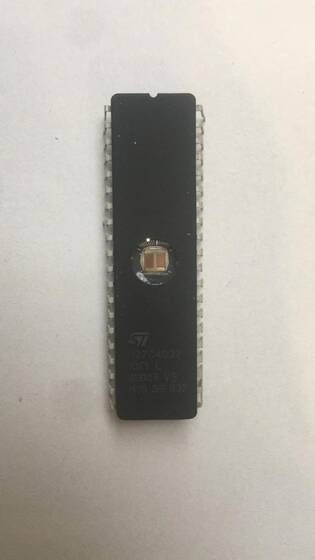 M27C1024-12F1 FDIP-40W MEMORY DATA STORAGE EEPROM